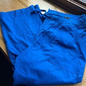 Like new koi scrub pants